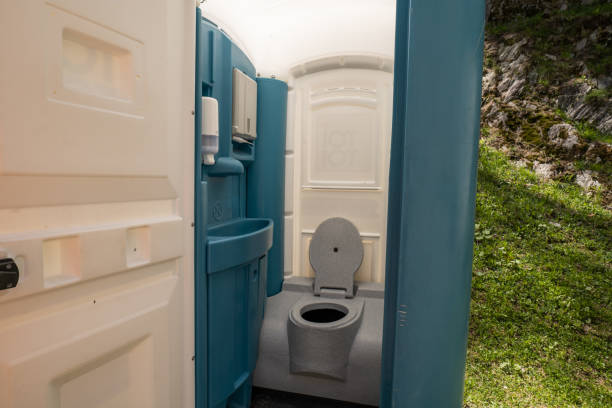 Portable Toilet Options We Offer in Cross Roads, TX